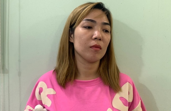 Bình Dương: Tạm giữ 3 người cắt tóc, lột quần áo cô gái giữa đường