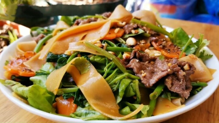 Học cách làm món bánh đa trộn siêu ngon, lạ miệng ngay tại nhà