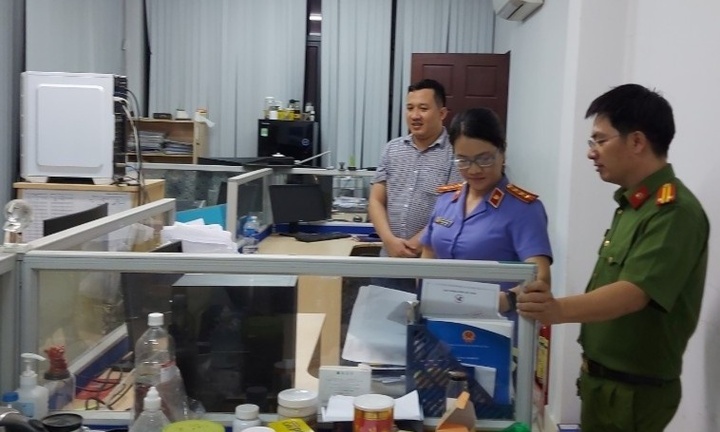 Khám xét Chi cục đăng kiểm số 8 ở Cần Thơ