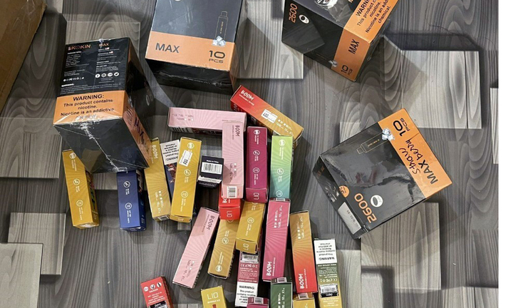 Nhiều học sinh ngộ độc hóa chất trong thuốc lá điện tử: Bộ Y tế cảnh báo