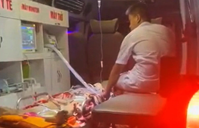 CSGT Đắk Nông nói gì về 2 clip dừng kiểm tra xe cứu thương