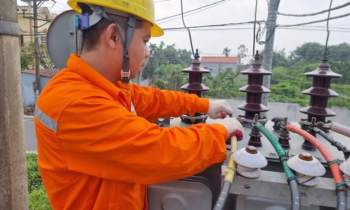 Thủ tướng yêu cầu cấp bách ứng phó với nguy cơ nắng nóng, hạn hán