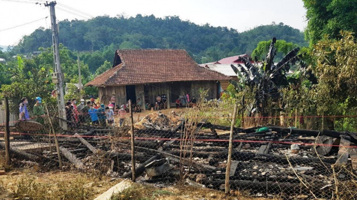 Điện Biên: Cháy nhà trong đêm, bé trai 7 tuổi tử vong thương tâm