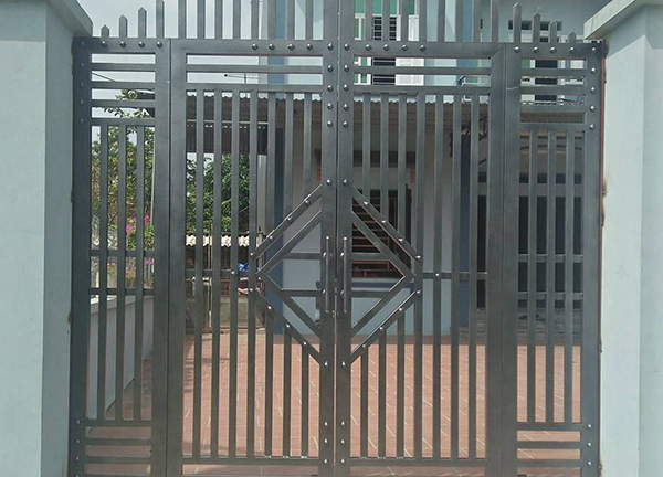 Hà Nội: Khởi tố đối tượng đấu điện vào cửa sắt nhằm sát hại người yêu