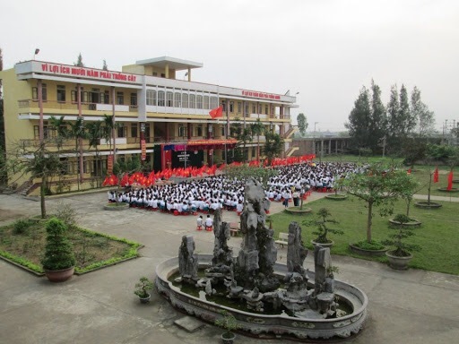 Nam Định: Làm rõ vụ học sinh quay lén cô giáo trong nhà vệ sinh rồi tống tiền