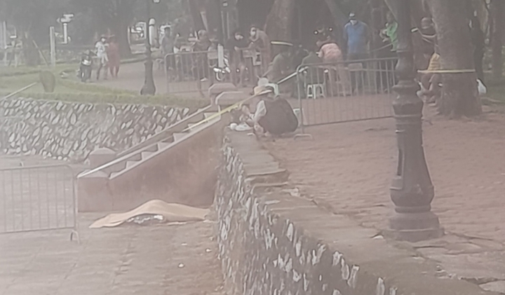 Hà Nội: Phát hiện thi thể nam thanh niên trên hồ Thành Công