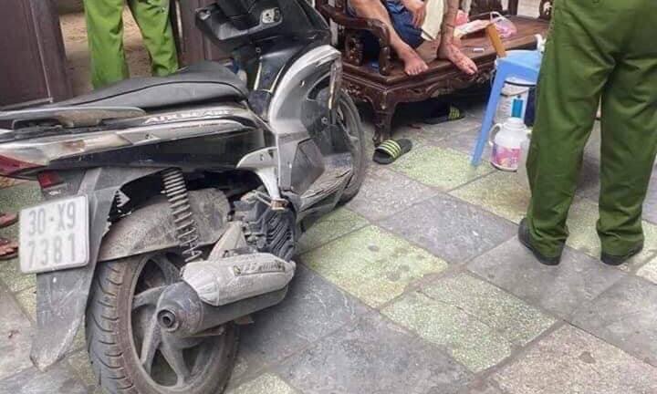 Hà Nội: Bắt người chồng chém vợ nguy kịch