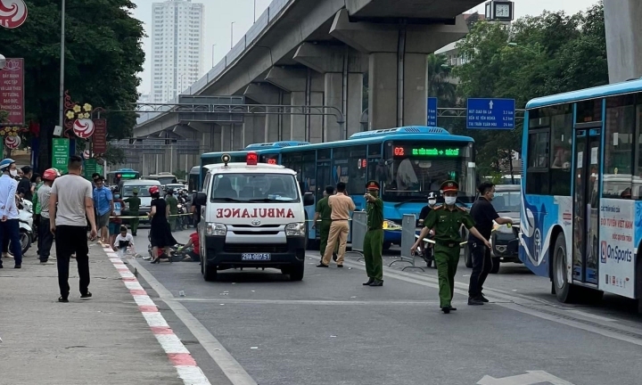 Hà Nội: Bé 3 tuổi tử vong thương tâm trên đường đi học về