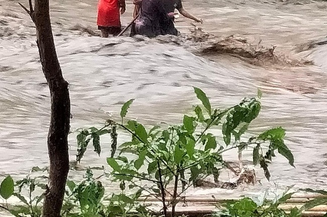 Tìm thấy nữ nạn nhân trong vụ 4 người bị lũ cuốn trôi khi đi xúc cát ở Cao Bằng