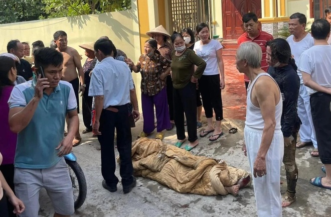 Vụ 3 con gái mang xăng đốt nhà mẹ đẻ tại Hưng Yên: Thêm một người con tử vong