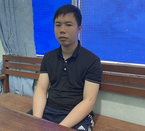 Bắt nam thanh niên phá cửa vào trộm 28 điện thoại iPhone, 1 máy tính Mcbook