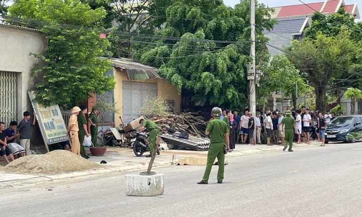 Mẹ và con trai bị đâm thương vong sau khi đi giải quyết mâu thuẫn tiền bạc