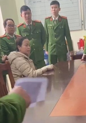 Khởi tố cựu giáo viên tiếng Anh lừa đảo chiếm đoạt số tiền ''khủng''