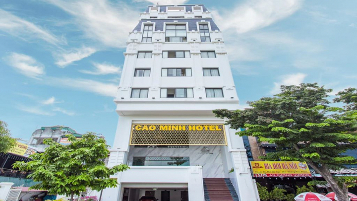  Gửi xe trong khách sạn, người đàn ông “mất sạch” tài sản trong xe