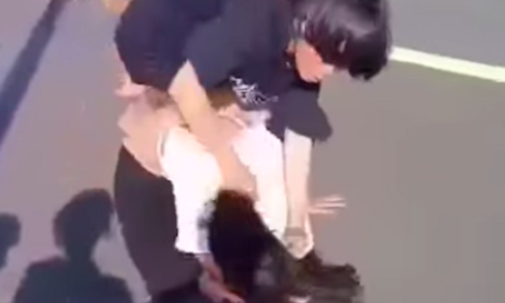 Vụ nữ sinh lớp 7 bị