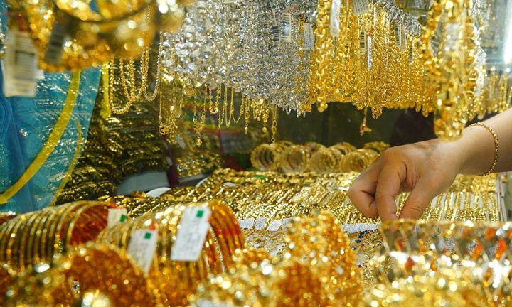 Giá vàng hôm nay ngày 2/6/2021: Giá vàng SJC tăng sốc, gần đạt mức 58 triệu đồng/lượng