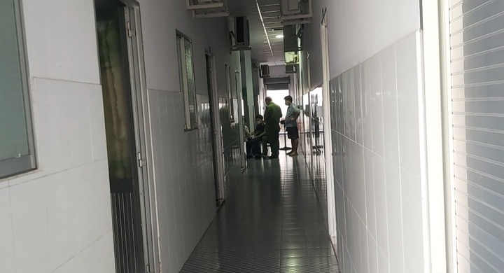 Vụ người đàn ông tử vong sau 30 phút vào nhà nghỉ cùng phụ nữ: Hiện trường có gì?