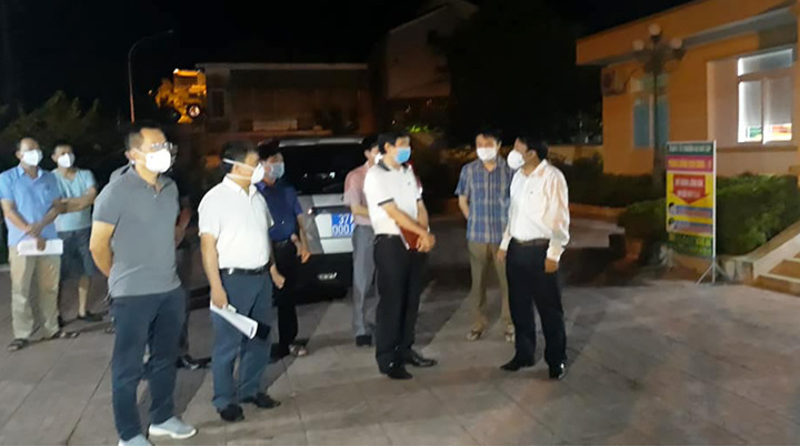 Phát hiện 1 người làm nghề uốn sấy tóc dương tính SARS-CoV-2, Nghệ An họp khẩn lúc 0h