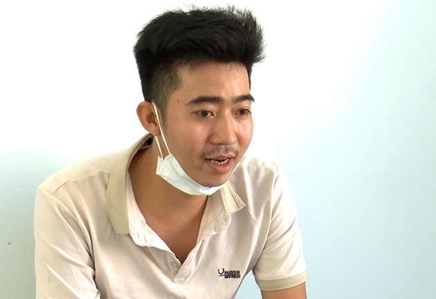 Thanh niên 22 tuổi dùng dao chém hàng xóm vì kéo điện đi ngang nóc nhà