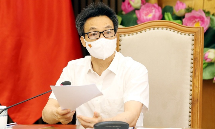 Tiếp cận mọi nguồn vaccine COVID-19; phấn đấu cuối năm 2021 đạt miễn dịch cộng đồng