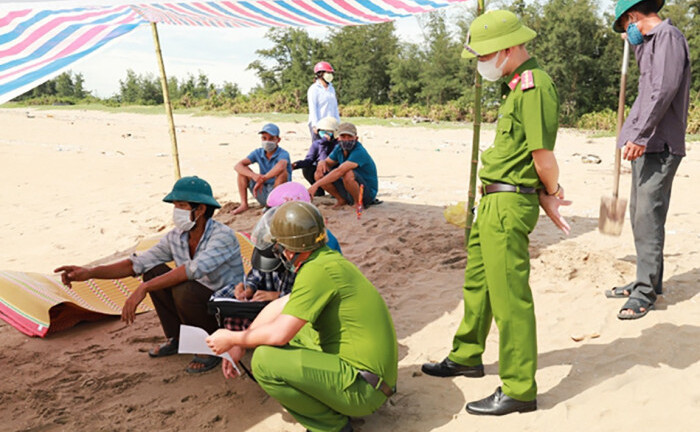 Vụ thi thể người phụ nữ không chồng bên bờ biển: Trưởng Công an huyện nói gì?
