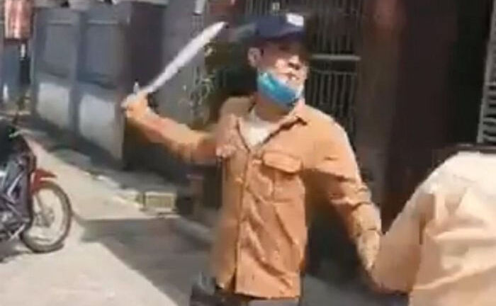 Lý lịch bất hảo của đối tượng 36 tuổi dùng dao dọa chém CSGT