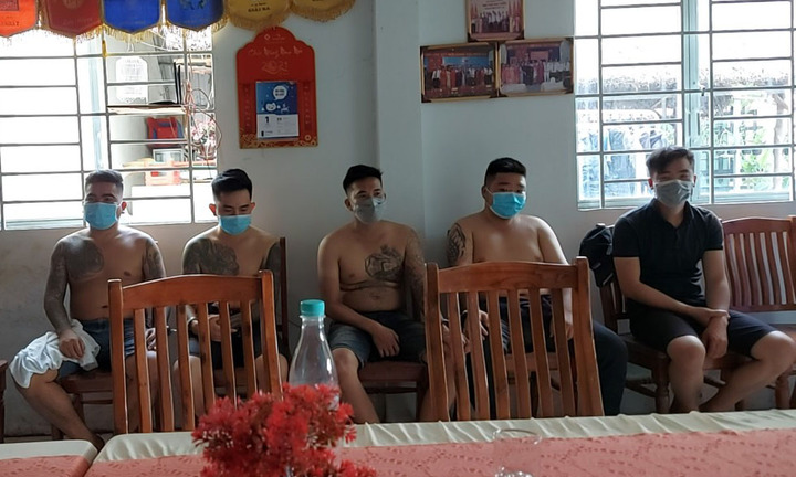Giành chỗ bán hàng, 10 đối tượng mang theo hung khí đến đánh hội đồng người phụ nữ