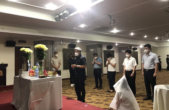 Cha đột ngột qua đời, nữ sinh trường y Hải Dương đang chống dịch ở TP.HCM không thể về chịu tang