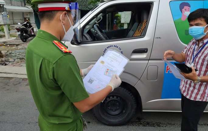 Từ ngày 1/9, TP.HCM dừng cấp giấy nhận diện mã QR