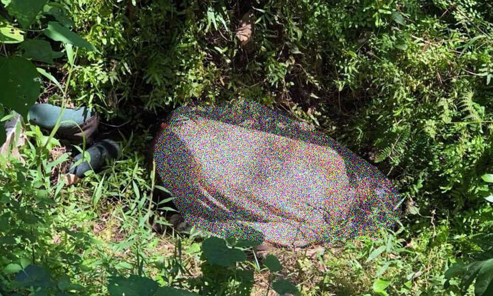 Phát hiện thi thể nam giới không rõ lai lịch phân hủy mạnh tại bãi đất trống