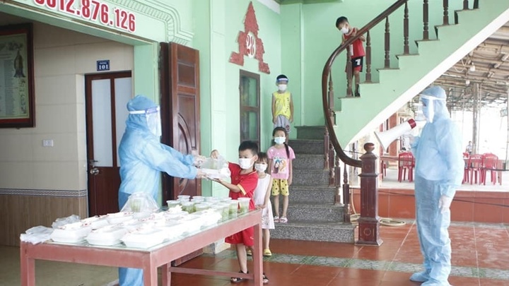 Hơn 13.800 học sinh, giáo viên, cán bộ ngành giáo dục mắc COVID-19
