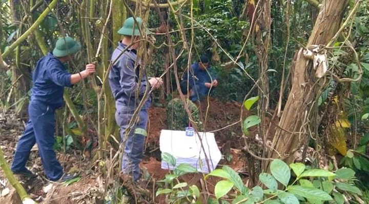 Vụ tìm thấy hài cốt liệt sĩ trong vườn nhà dân ở Quảng Trị: Có nhẫn, kẹp tóc và vòng cườm