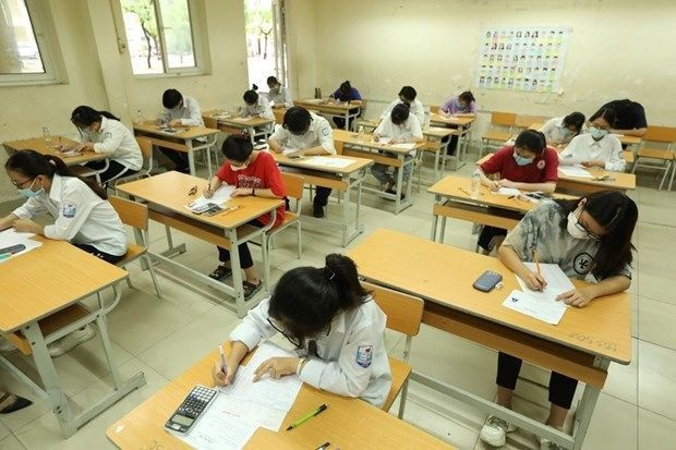 Diễn biến nóng vụ phát nhầm đề thi lớp 9 ở Thanh Hóa