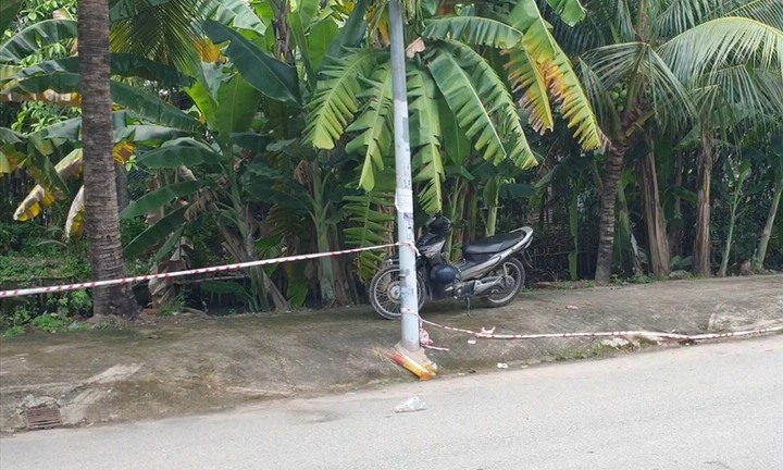 Vụ thi thể nữ giới chết bất thường dưới mương nước cạn ở Bình Dương: Hiện trường có gì?