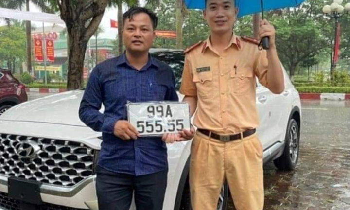 Mua xe tặng vợ, người đàn ông ở Bắc Ninh bấm trúng biển ngũ quý 5