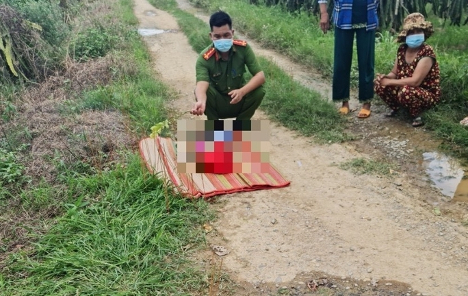 Đi mò ốc, tá hỏa phát hiện thi thể bé gái sơ sinh khoảng 3 ngày tuổi