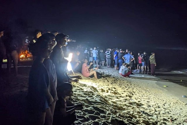 Chủ tịch tỉnh Thừa Thiên- Huế khen thưởng 2 thanh niên dũng cảm cứu 6 học sinh đuối nước