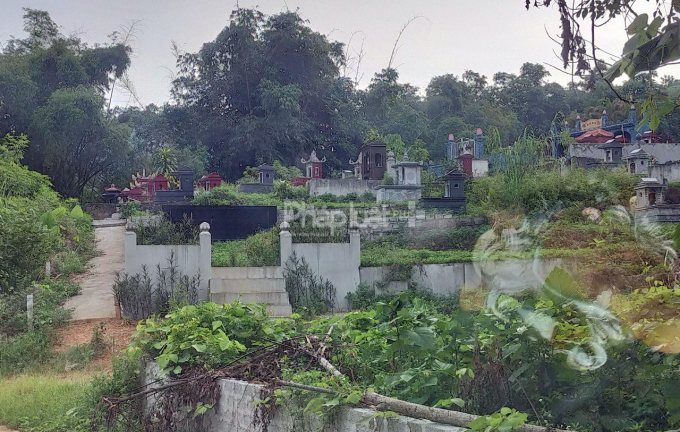 Vụ xác người đàn ông phân hủy tại nghĩa trang ở Hà Giang: Hiện trường có gì?