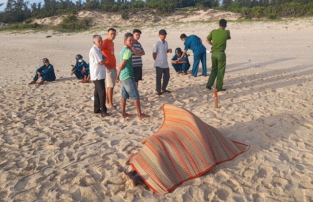 Vụ đi tập thể dục, phát hiện thi thể người đàn ông bên bờ biển: Lãnh đạo xã nói gì?