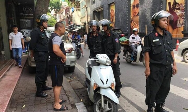 Cảnh sát cơ động được kiểm tra người và phương tiện khi nào?