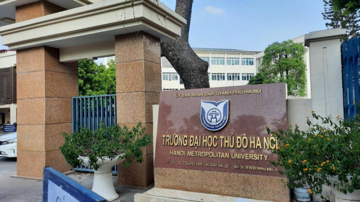 Vụ thầy giáo bị