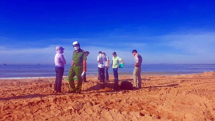 Người đàn ông mặc quần bơi tử vong trên bờ biển Phan Thiết là ai?