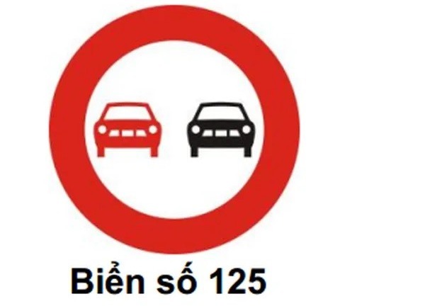 Tư vấn pháp luật: Từ năm 2022, vượt xe không đúng quy định có thể bị phạt tới 12 triệu đồng