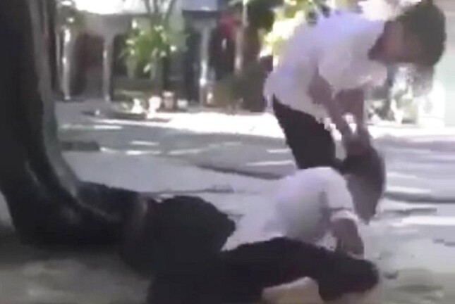 Vụ hai nữ sinh Huế đánh nhau ở sân bóng: Có 23 học sinh đứng xem, quay clip