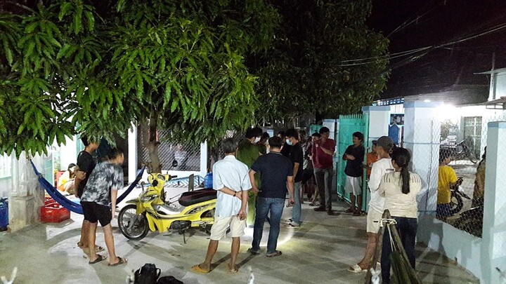 Người thân lao vào đánh nhau giữa tiệc rượu, 2 người tử vong