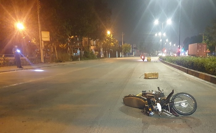 Vụ thanh niên nằm chết giữa đường ở Bình Dương: Xe máy cách hiện trường 1 cây số