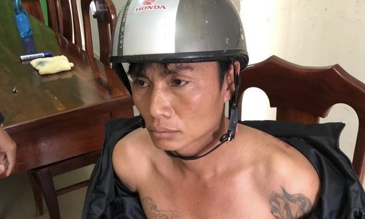 Đang trên đường đi học về, bé gái 10 tuổi bị 