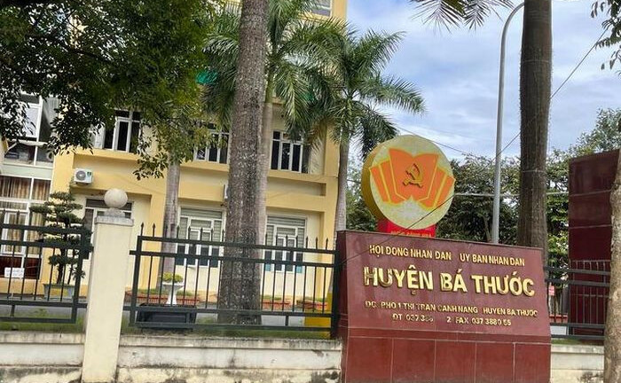 Kỷ luật cảnh cáo Trưởng phòng TN&MT huyện quan hệ bất chính, có 2 con riêng