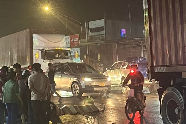 Tai nạn giao thông ở Long An, nữ sinh lớp 12 tử vong gần rạp đám ma lấn đường
