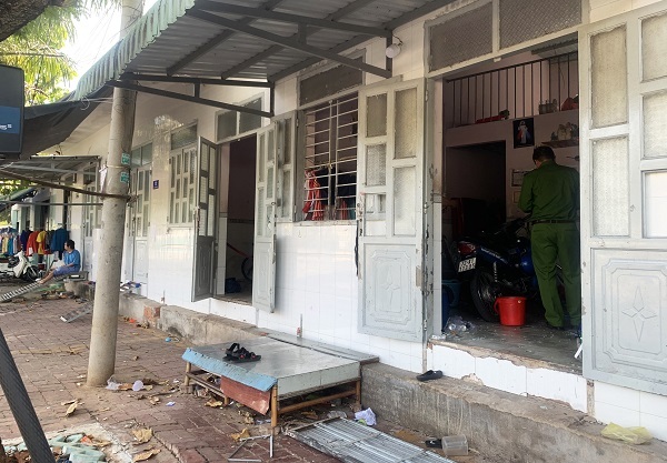 Bà Rịa- Vũng Tàu: Chồng cầm dao đâm vợ rồi vào nhà treo cổ tự tử